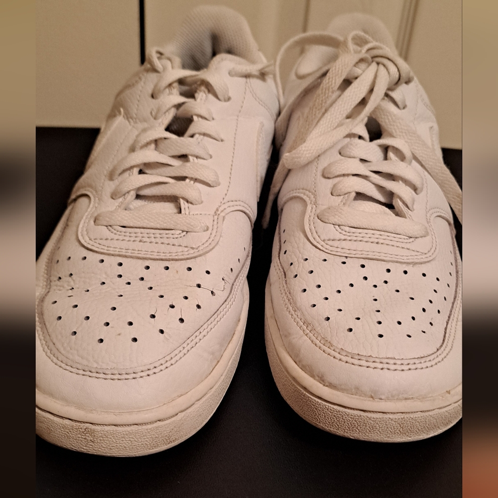 Women's Nike Court sneakers GUC